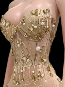 Diva in gold